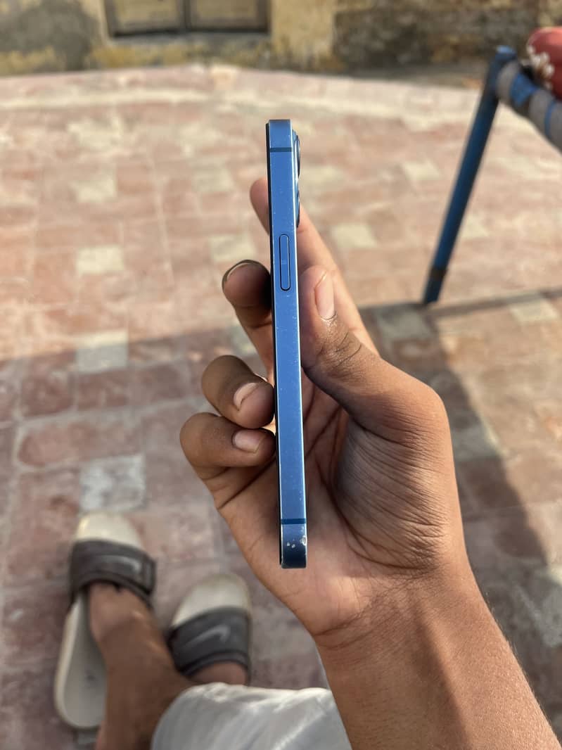Apple iPhone 13 1