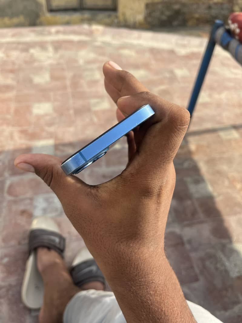 Apple iPhone 13 3
