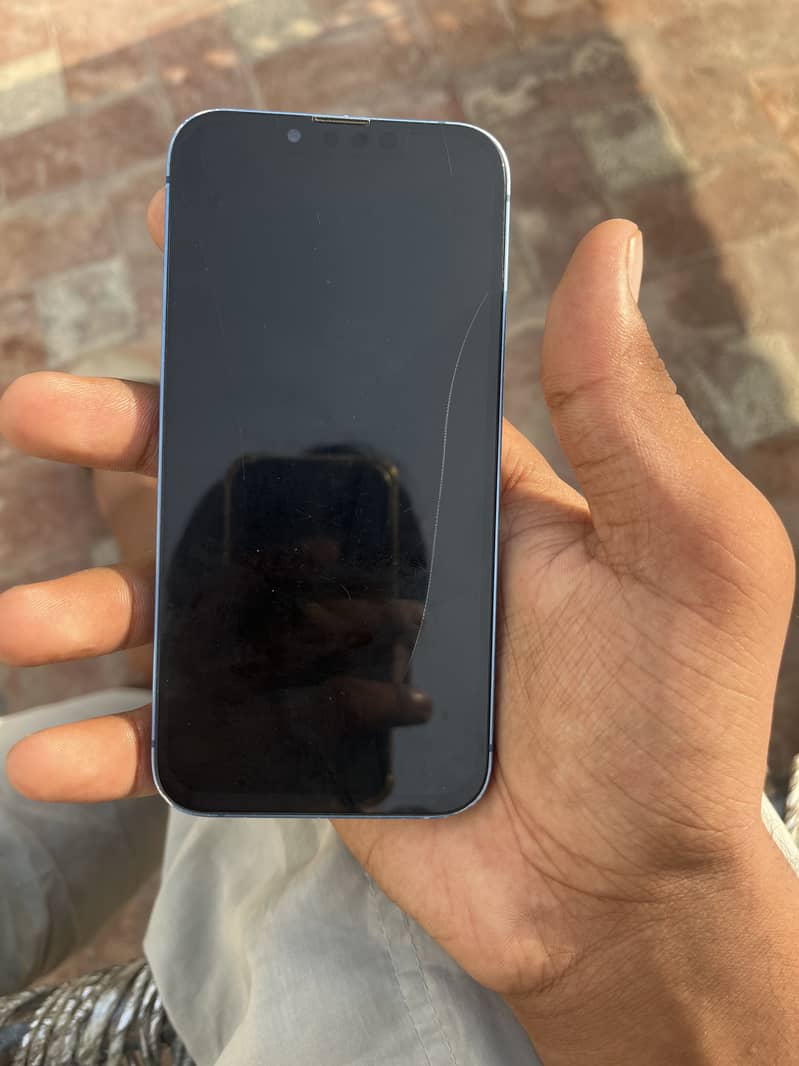Apple iPhone 13 6