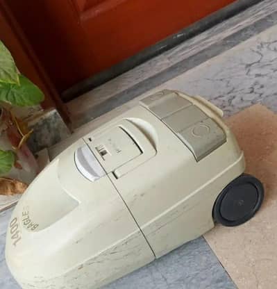 Hitachi vacum cleaner
