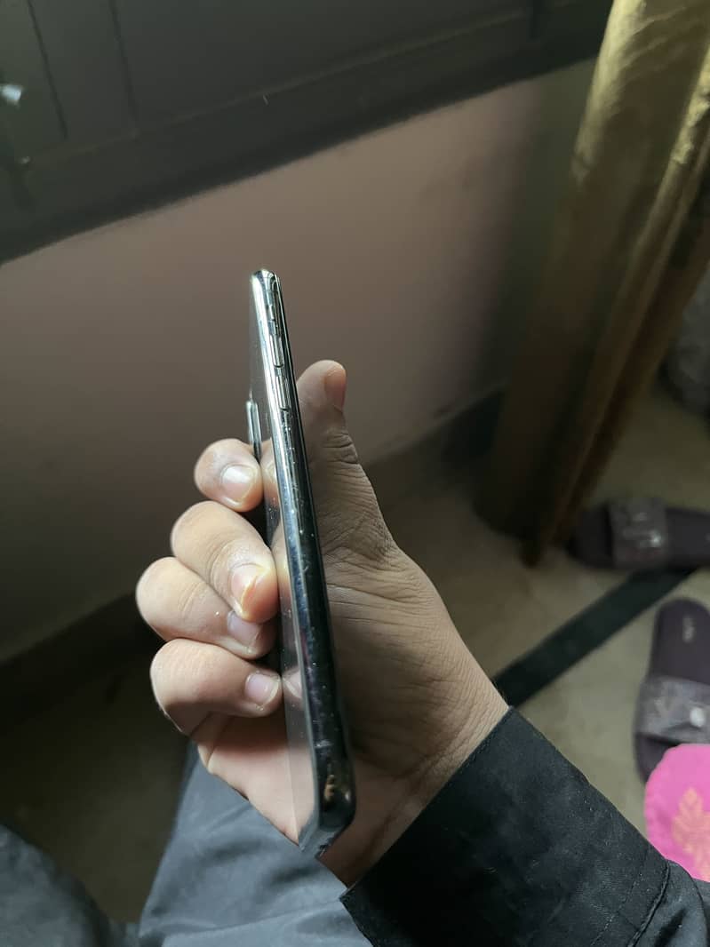 Apple iPhone XS 9