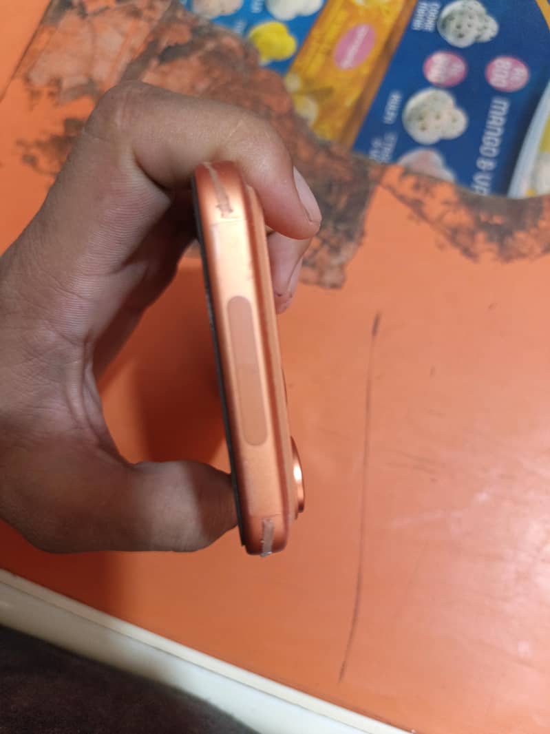 Apple iPhone 17 Pro Max 4