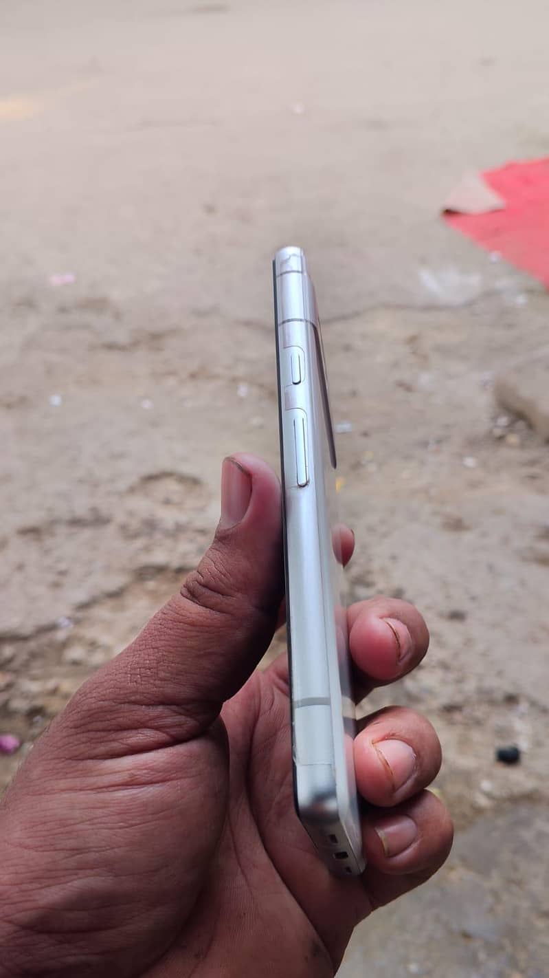 Google Pixel 7a 2