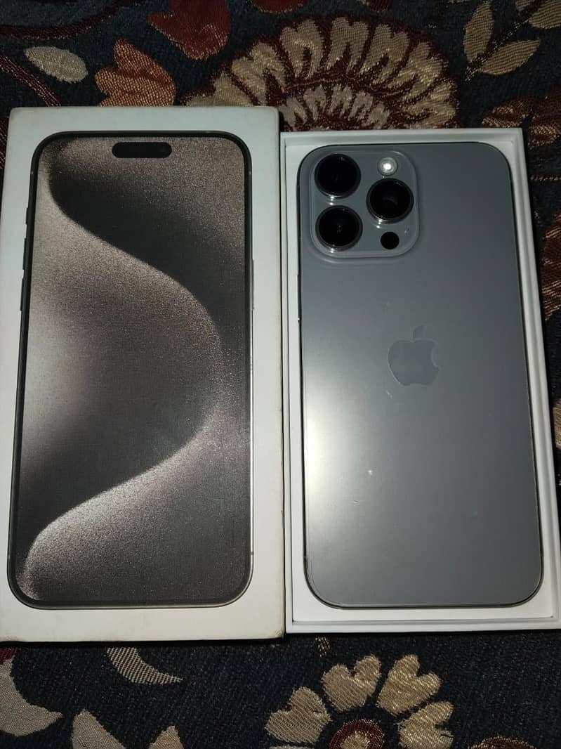 Apple iPhone 15 Pro Max 4