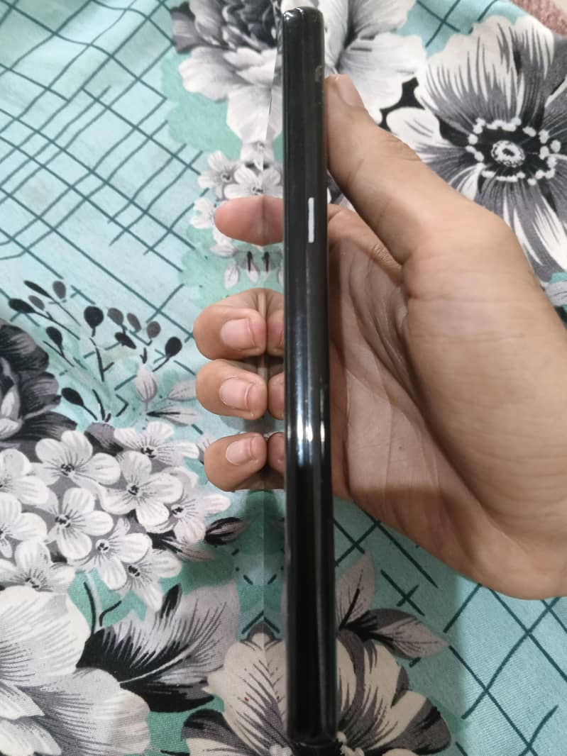 Samsung Mobile Note 8 1