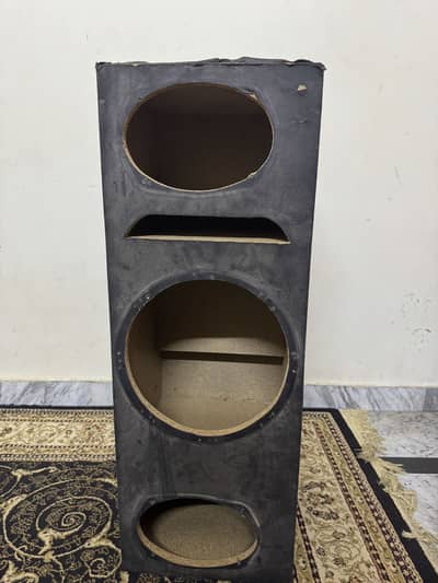 Speaker and woofer box
