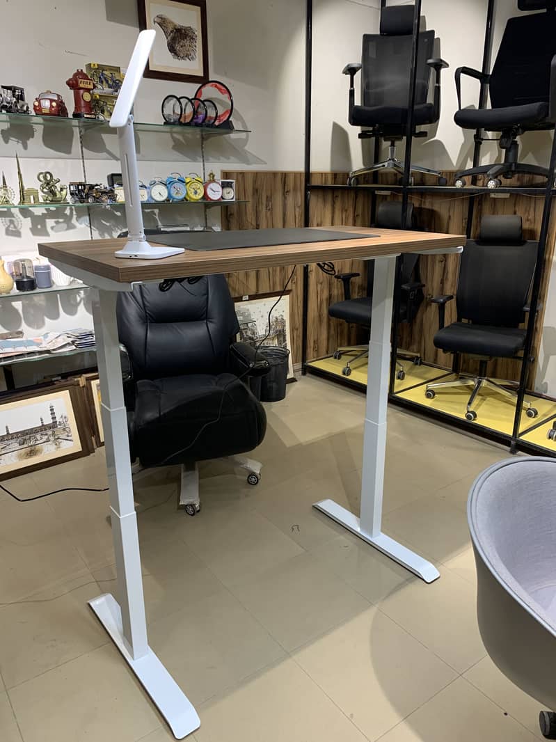 Electric height adjustable table 4