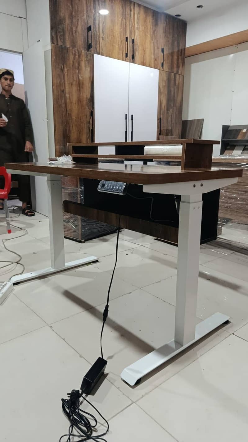 Electric height adjustable table 11
