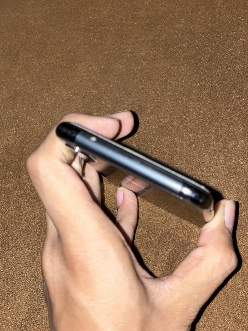 Apple iPhone X 3