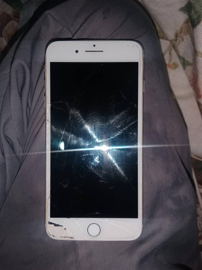 Apple iPhone 8 Plus 0