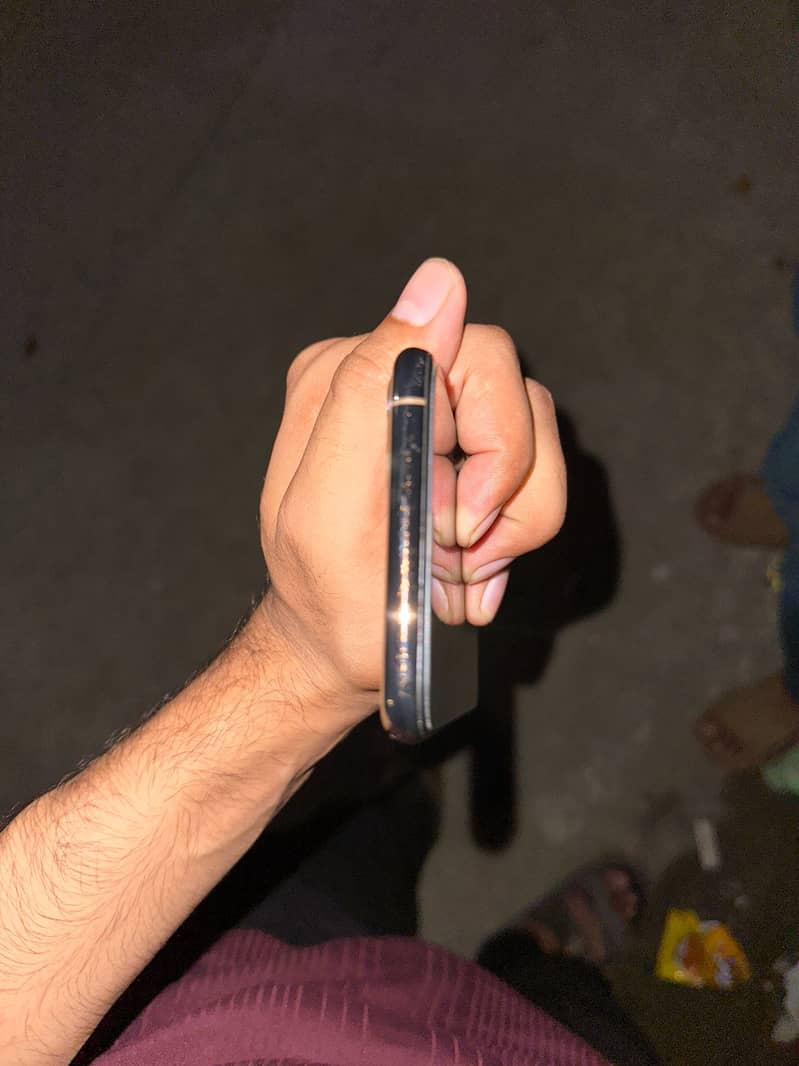 Apple iPhone 11 Pro Max 3