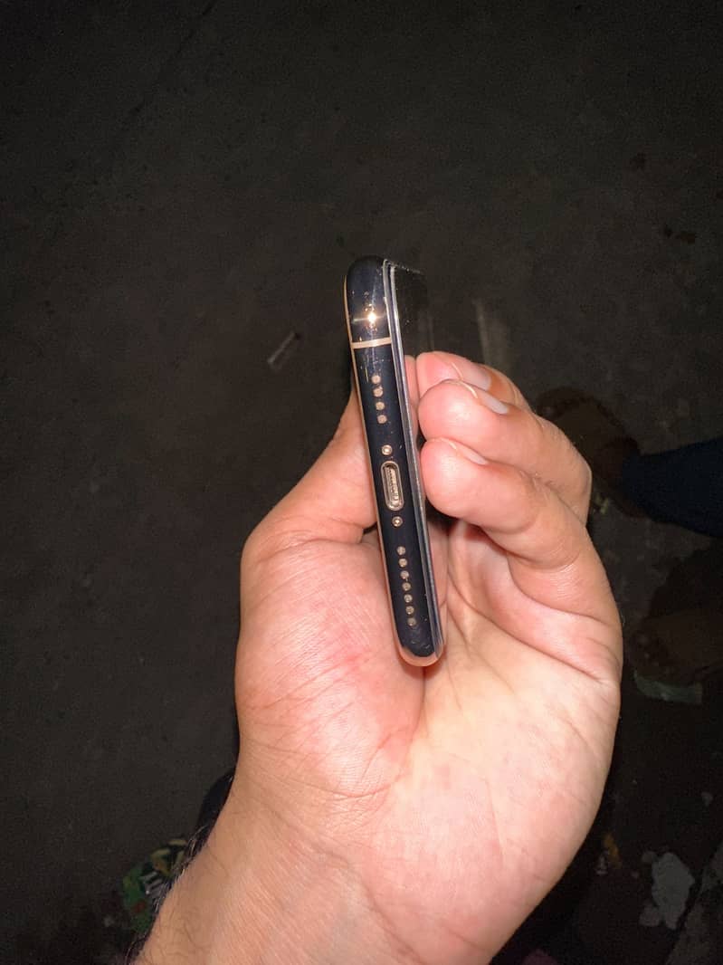Apple iPhone 11 Pro Max 5