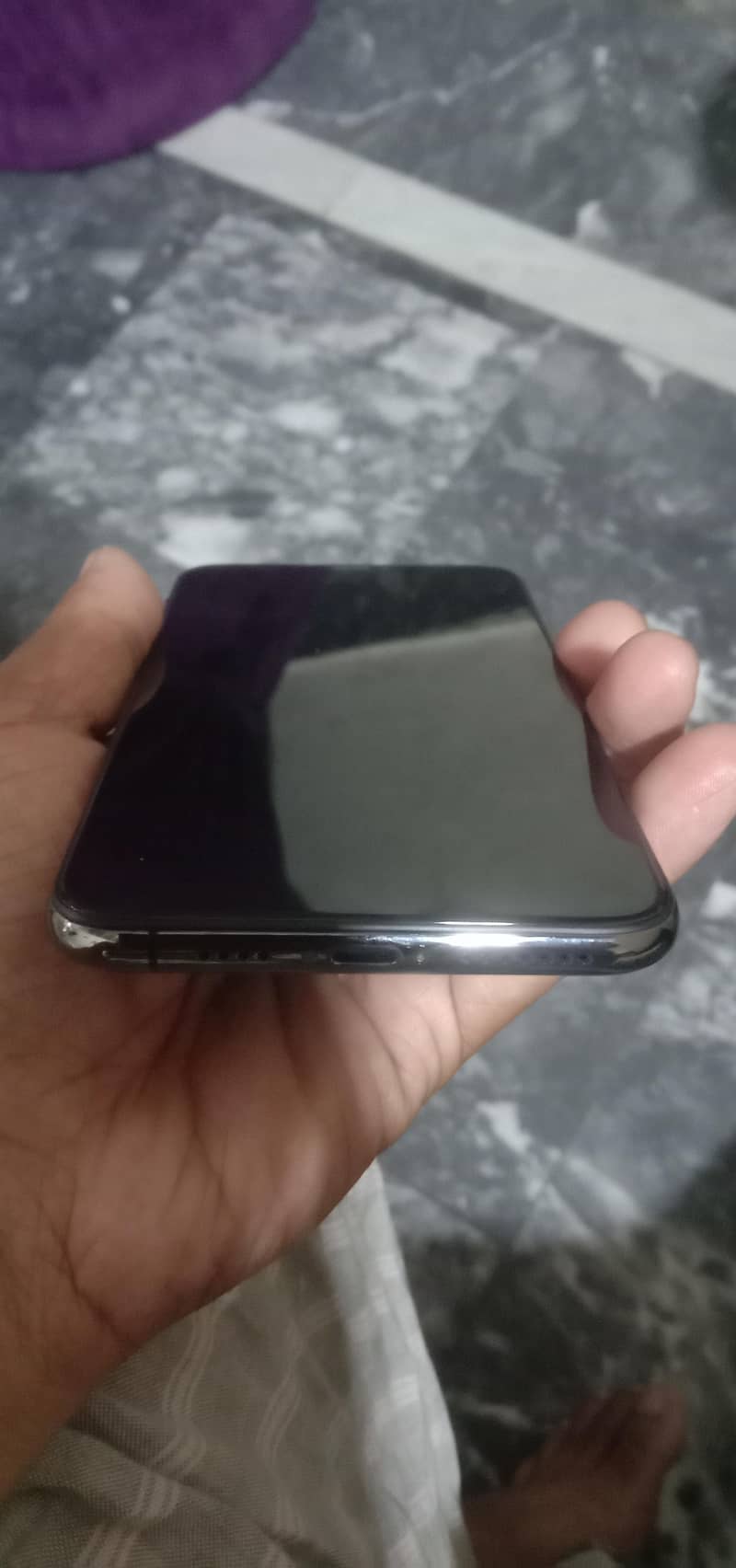 Apple iPhone XS Max 3