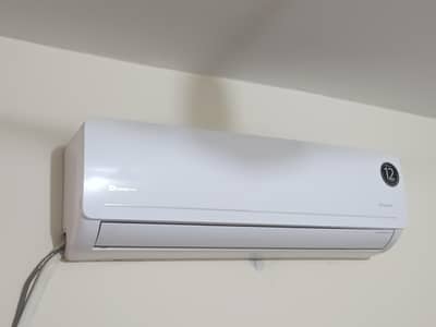 Dawlance 1.5 inverter AC in good condition