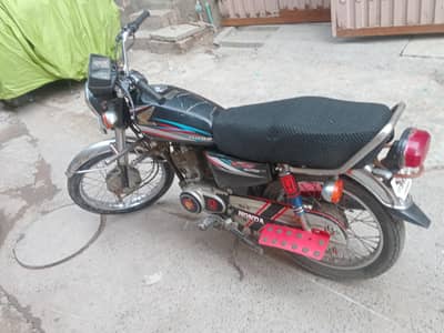 honda 125 2015 model complete documents 100% ok bike