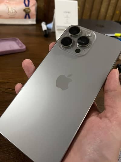iPhone 15 Pro Max JV