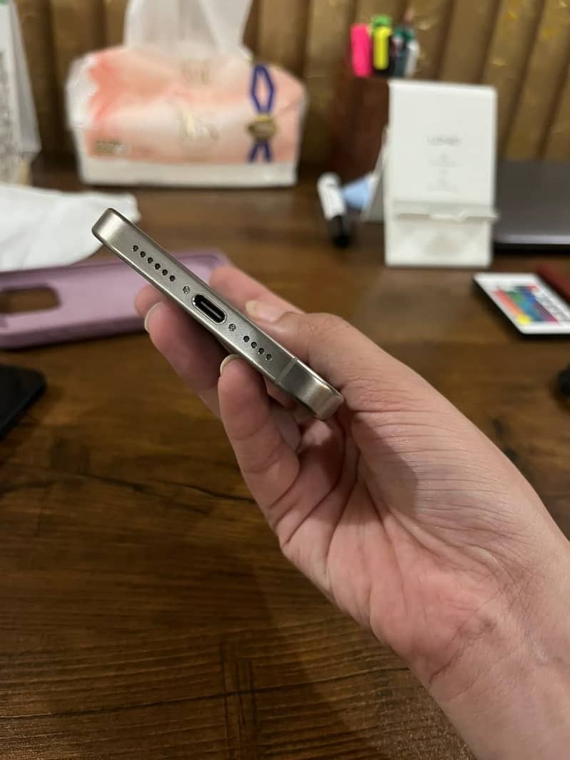 iPhone 15 Pro Max JV 1