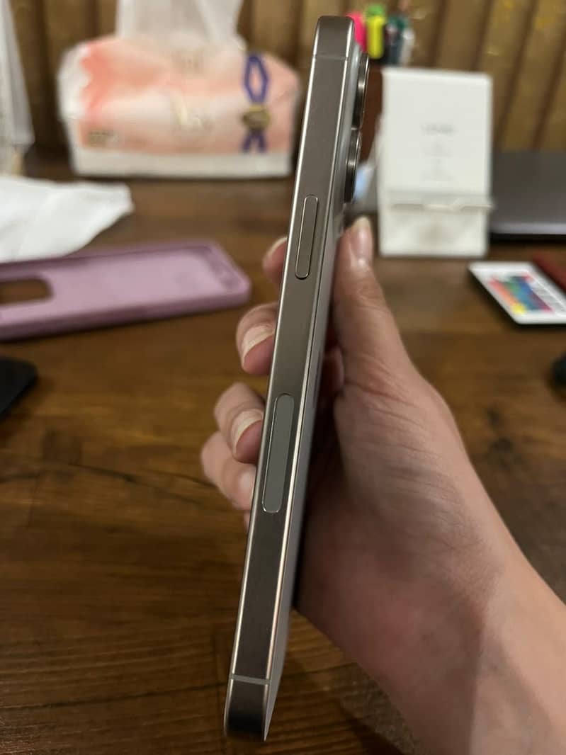 iPhone 15 Pro Max JV 2