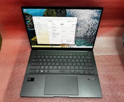 Asus ZenBook Q425M