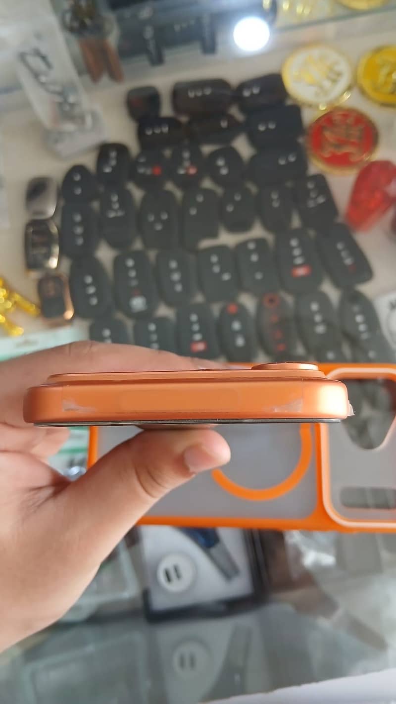 Apple iPhone 17 Pro Max 4