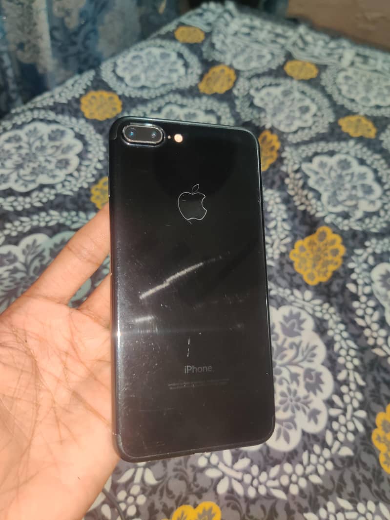 Apple iPhone 7 Plus 6