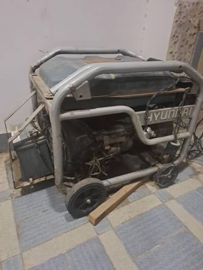 Hyundai Generator 6.5 KW Works on petrol and gas