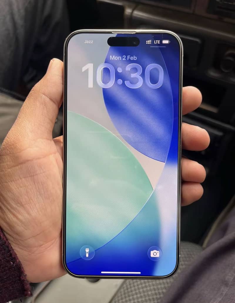 Apple iPhone 15 Pro Max 1