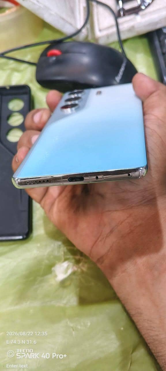 Tecno CAMON 40 Pro 0