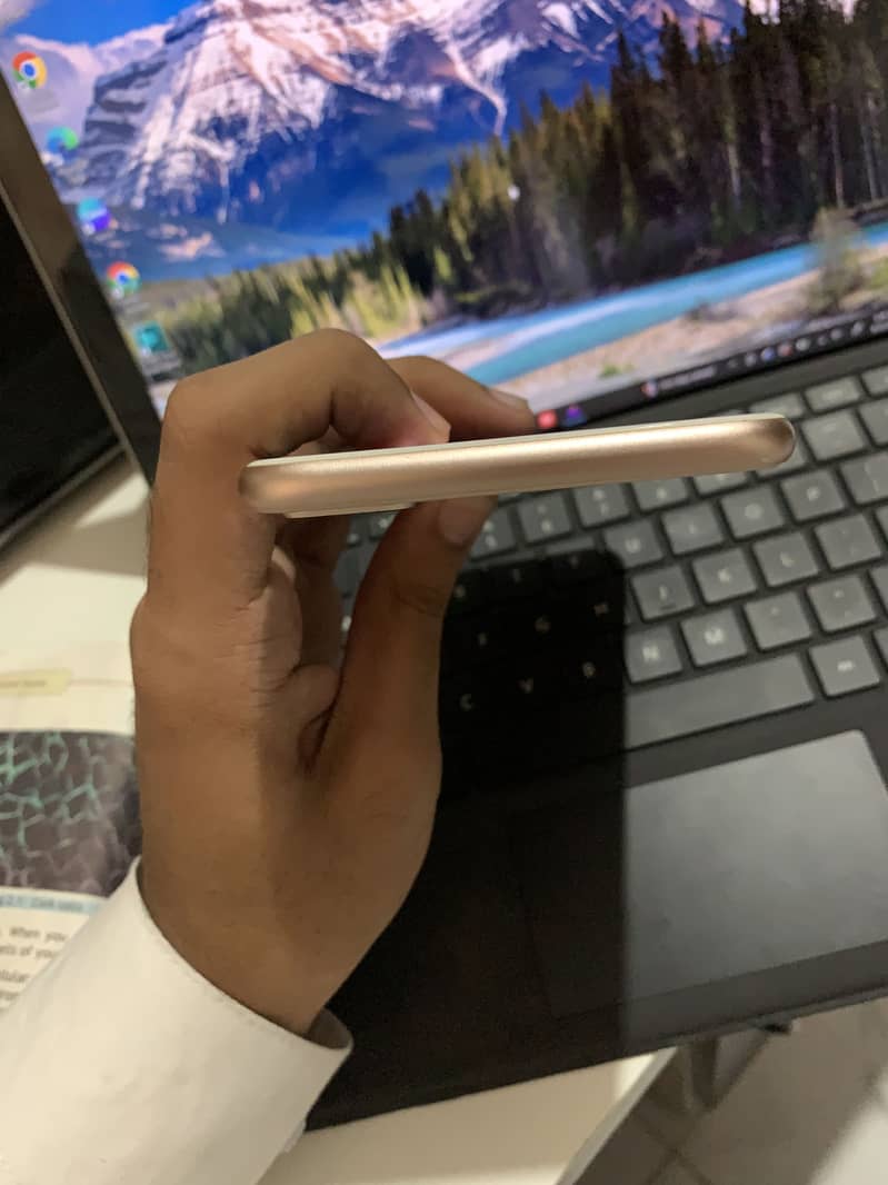 Apple iPhone 8 Plus 3