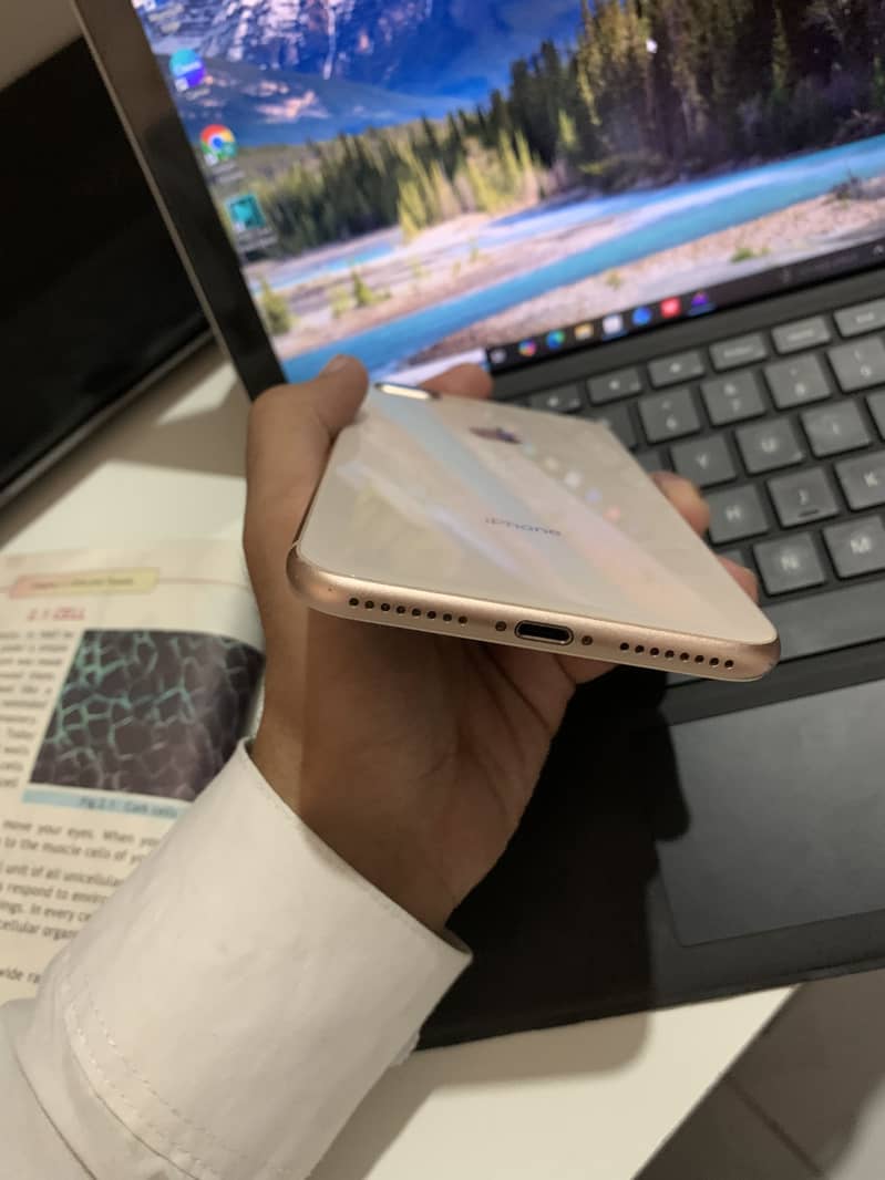 Apple iPhone 8 Plus 7