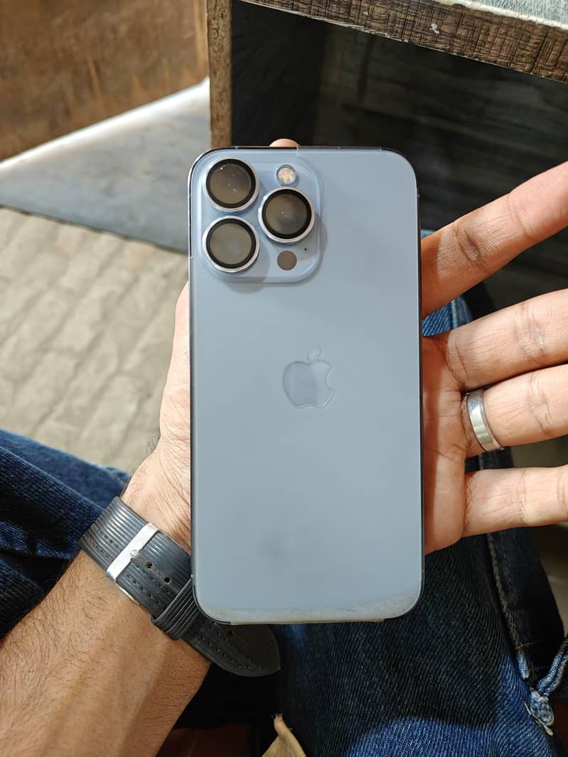 Apple iPhone 13 Pro 2