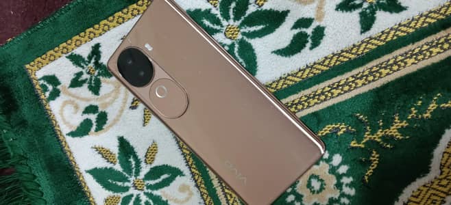 vivo v40 e