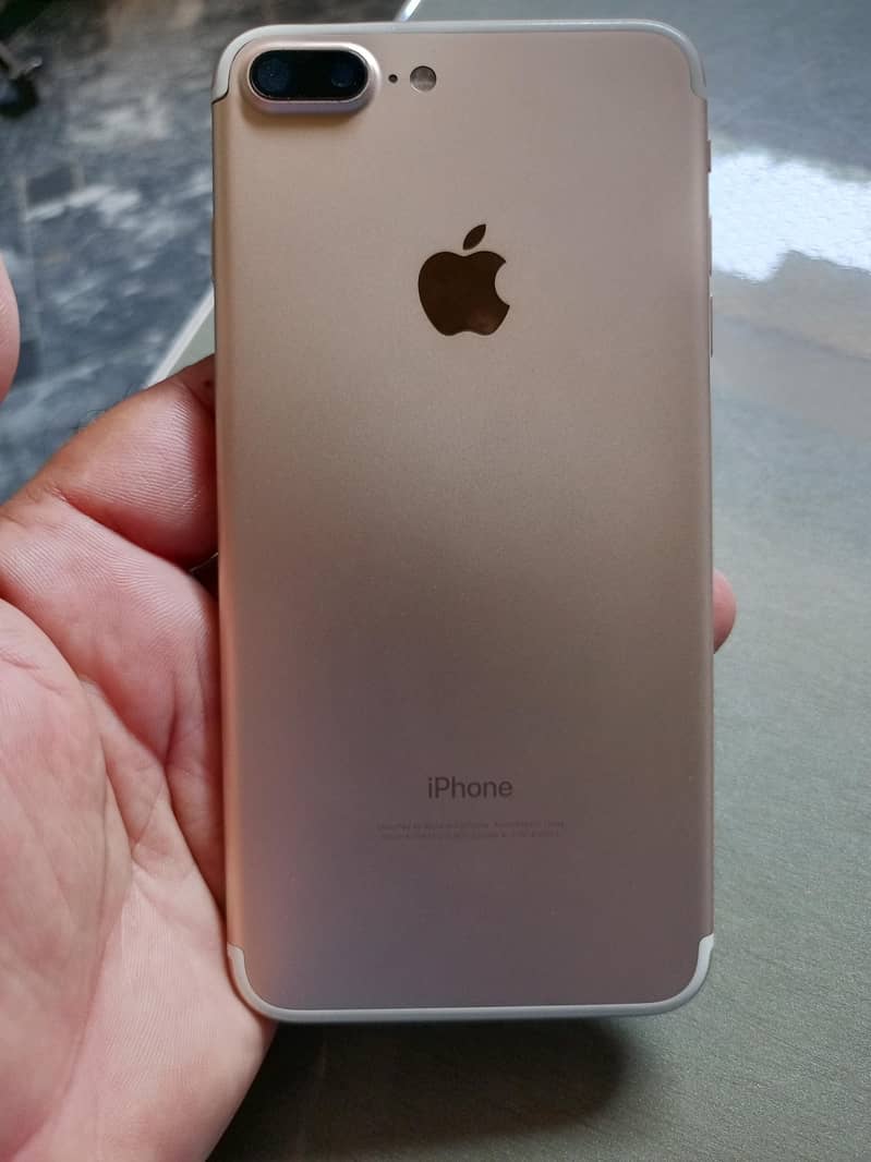 Apple iPhone 7 Plus 2