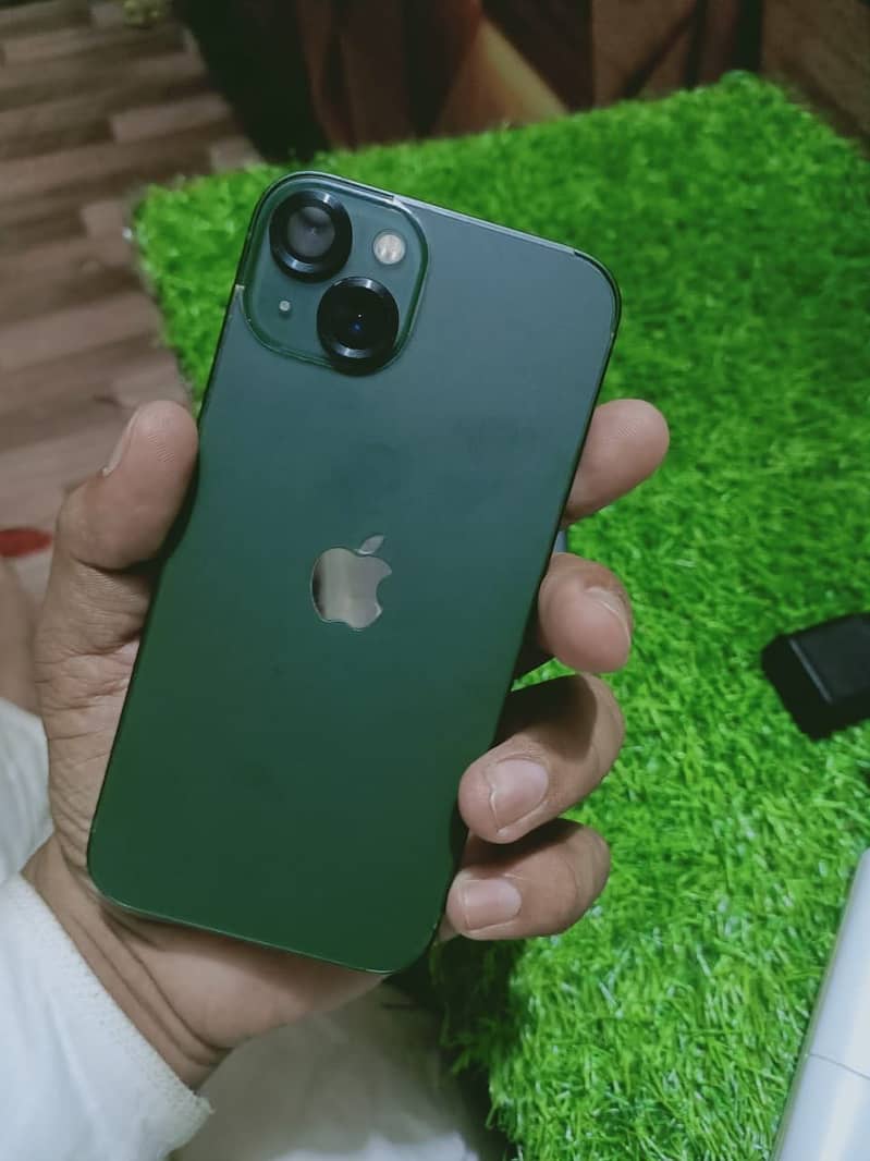 Apple iPhone 13 2