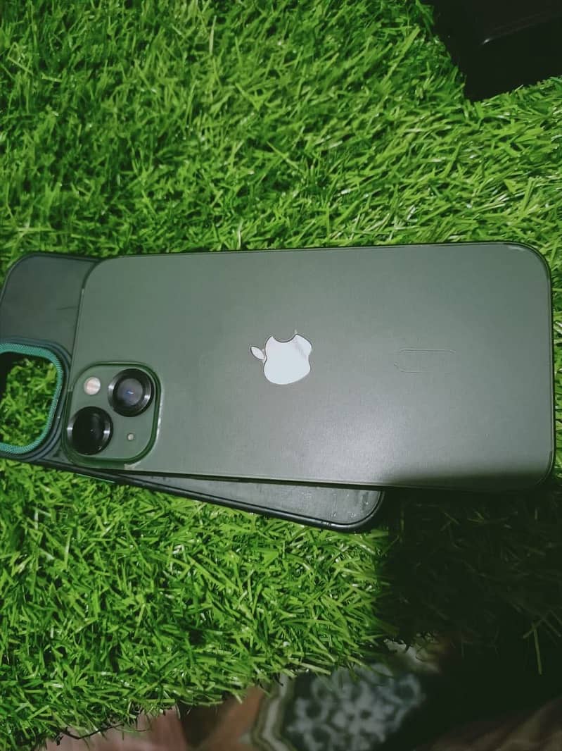 Apple iPhone 13 7