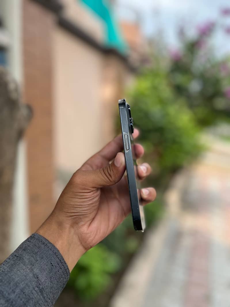 Apple iPhone 14 Pro 1