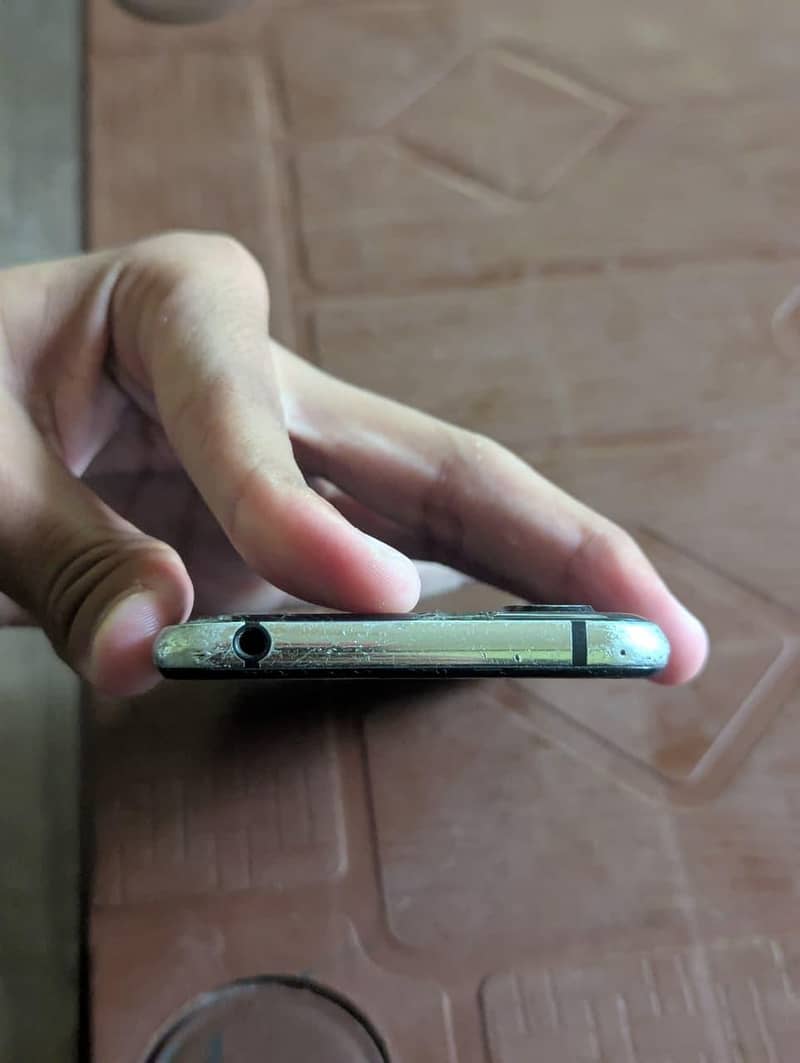 Sharp Aquos R2 PTA APPROVED 3