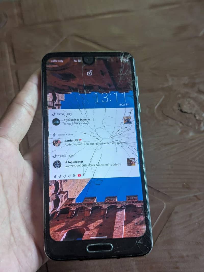 Sharp Aquos R2 PTA APPROVED 6