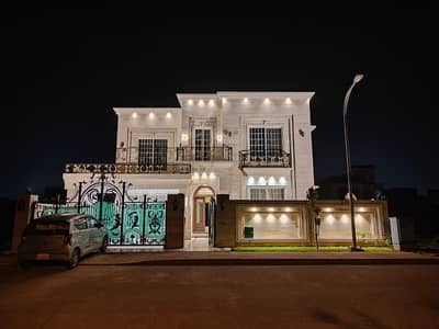 Luxury & Elegant Design 1 Kanal House Premium Location & Finishing Must Visit for Sale In Baharia Orchard Phase 2 Main Raiwind Road Lahore