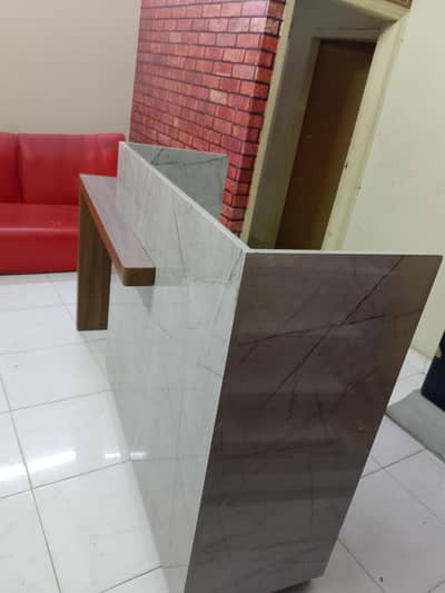office reception table