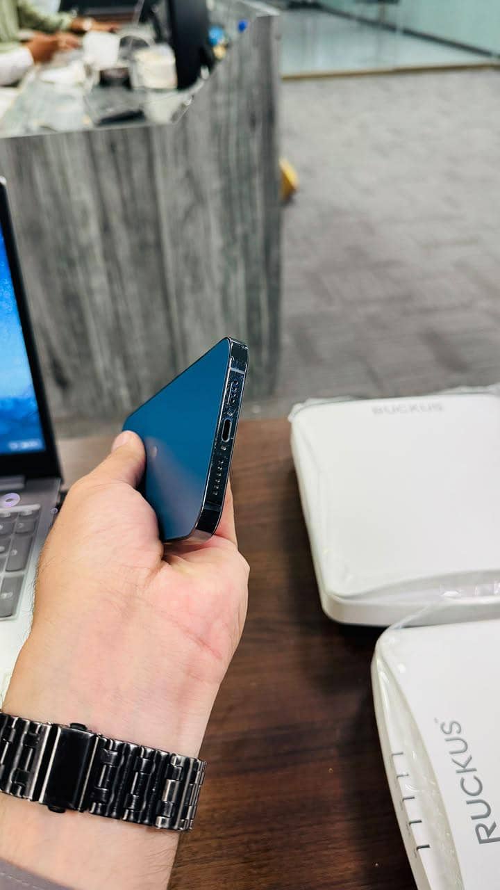 Apple iPhone 12 Pro Max 2