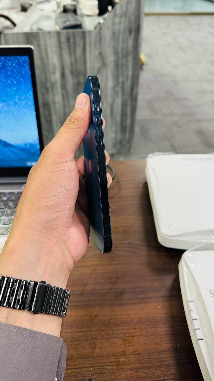 Apple iPhone 12 Pro Max 3
