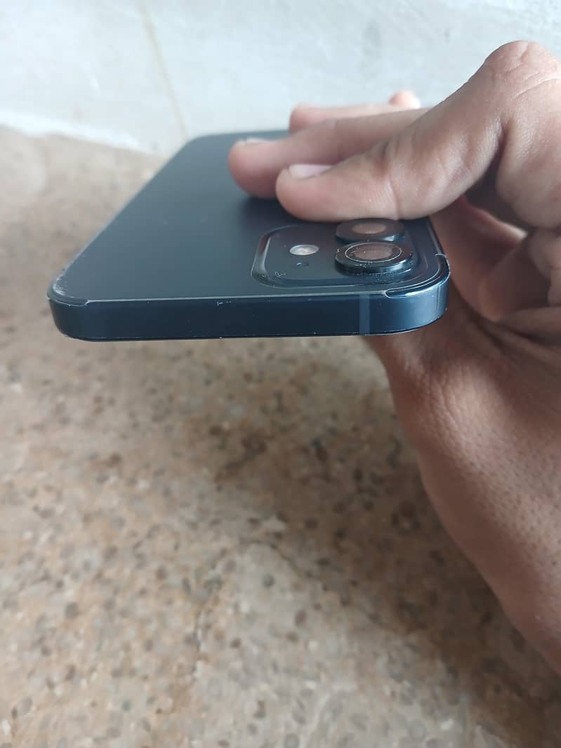 Apple iPhone 12 3