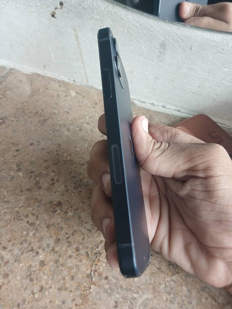 Apple iPhone 12 5