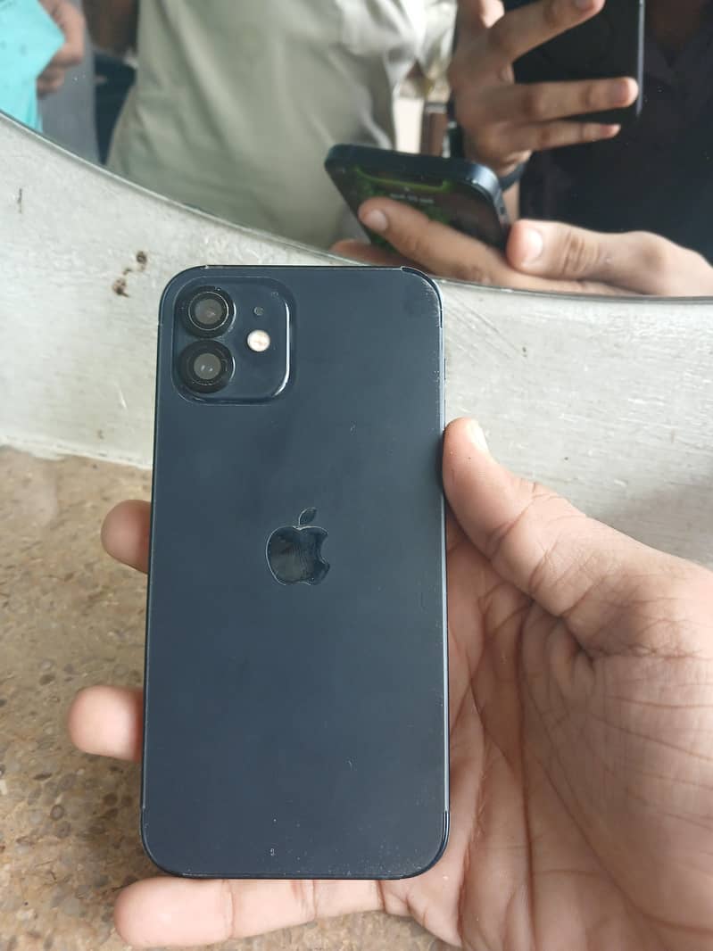Apple iPhone 12 6