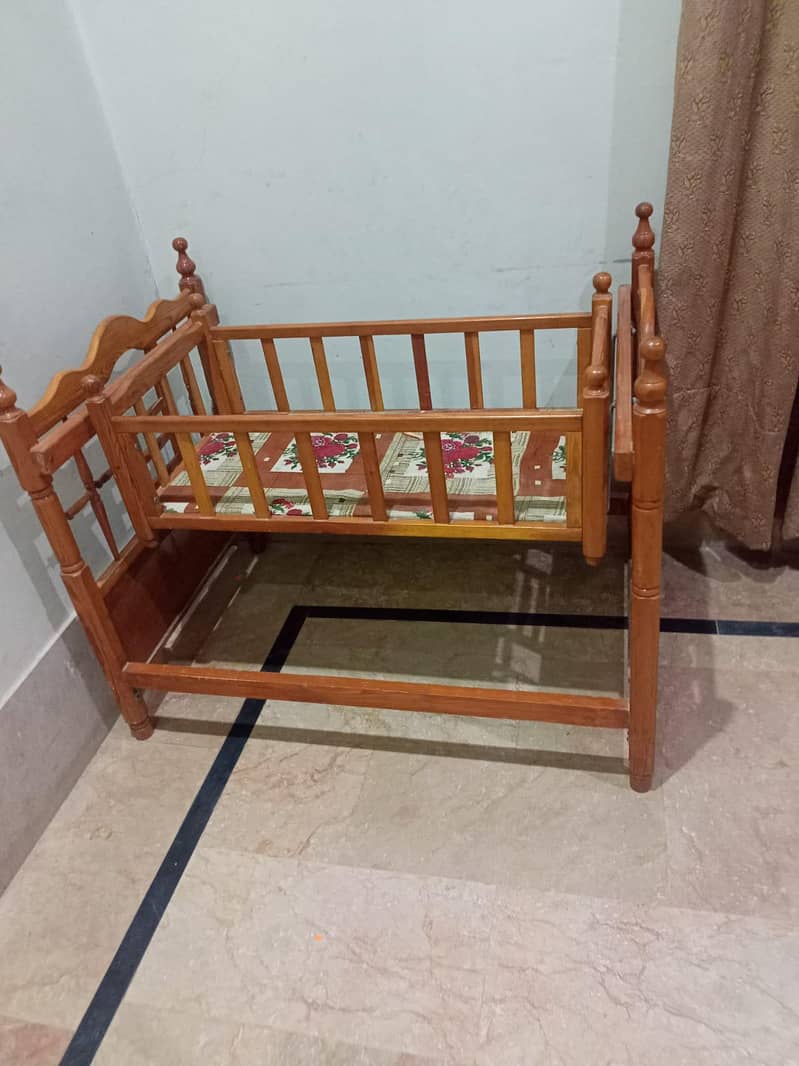 baby cot 1