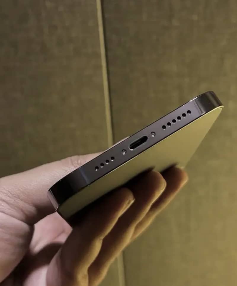 Apple iPhone 14 Pro Max 2