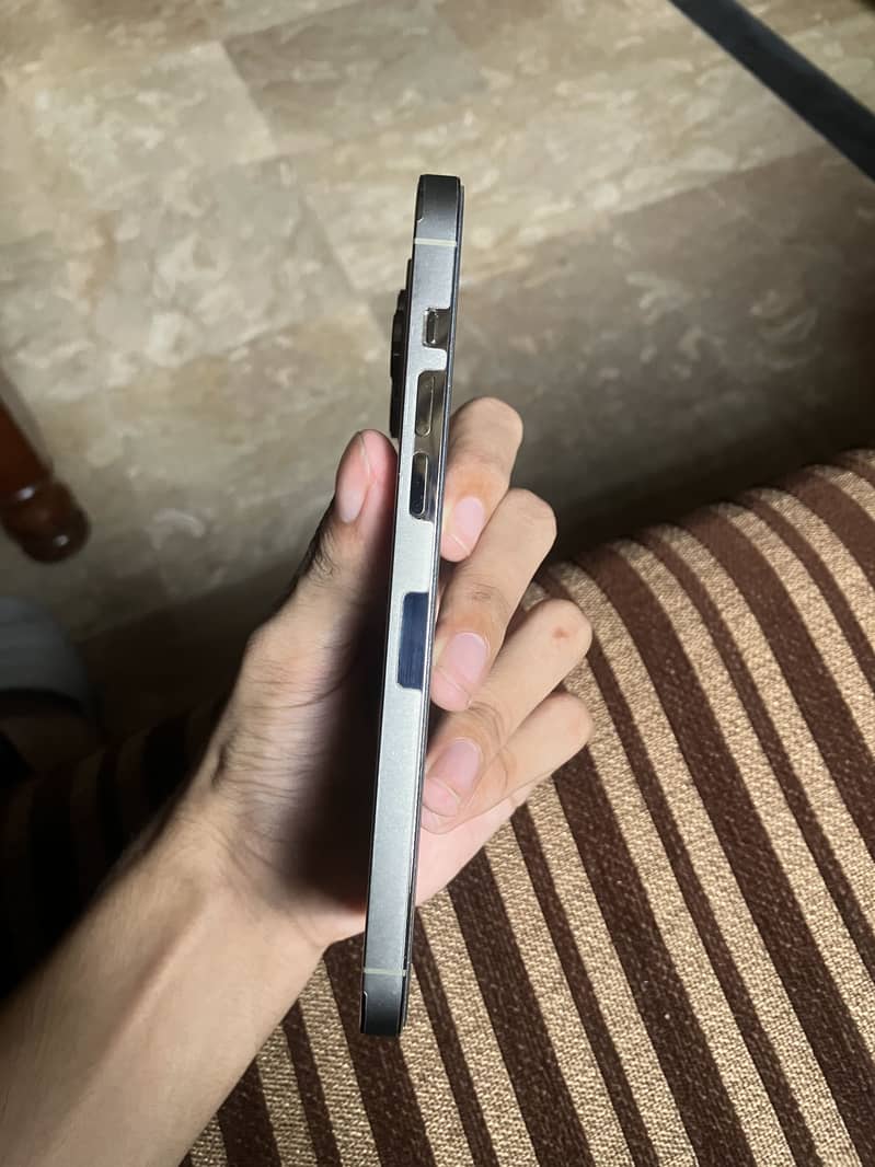 Apple iPhone 14 Pro Max 2