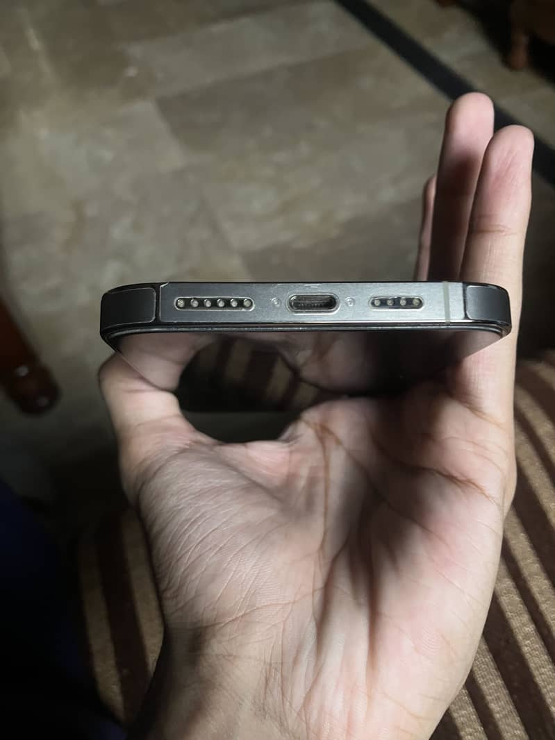 Apple iPhone 14 Pro Max 4