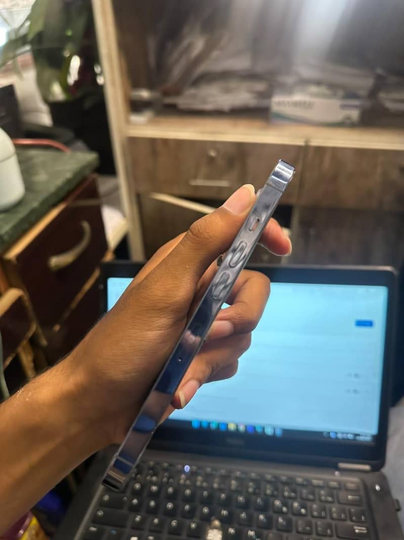 Apple iPhone 13 Pro 2